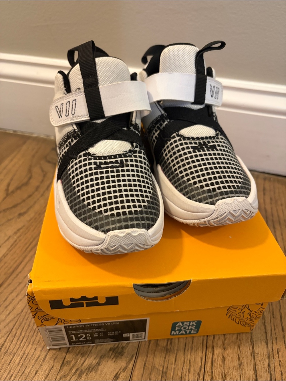 LeBron Witness Kids' Black and White Basketball Sneakers